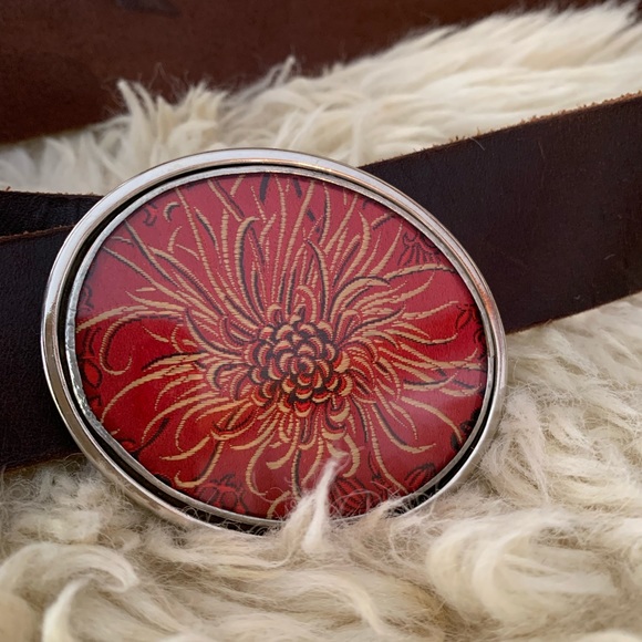 Leather belt with textile framed buckle - Picture 2 of 2